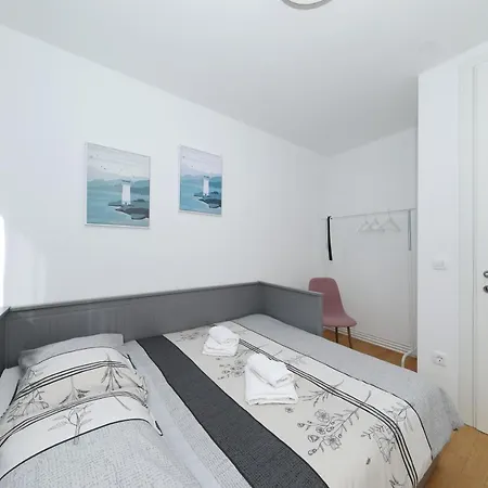 公寓 Maresa 扎达尔